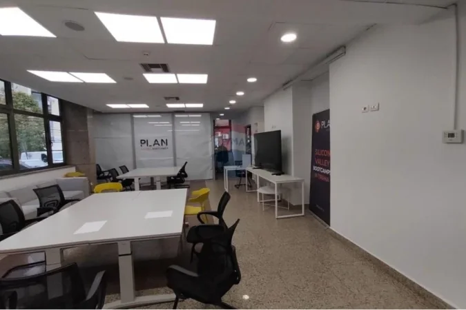 Tirane, jepet me qera zyre , 235 m² 4.230 € (Rruga Sulejman Delvina)