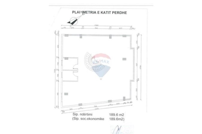 Tirane, jepet me qera dyqan , 600 m² 4.000 € (Sheshi Skënderbej)