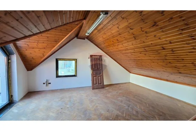 Tirane, jepet me qera Vile , 700 m² 760 € (Kompleksi Olimpik, Tiranë)