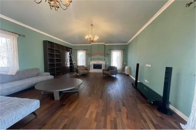 Tirane, jepet me qera Vile , 1.250 m² 5.000 € (Vishnjë, Tiranë)