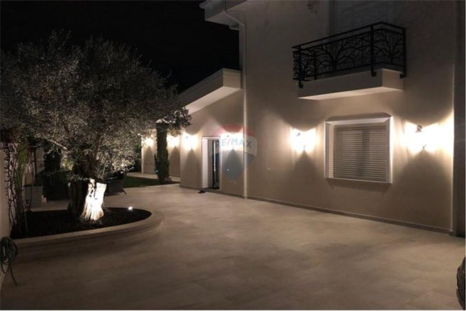 Tirane, jepet me qera Vile , 1.250 m² 5.000 € (Vishnjë, Tiranë)