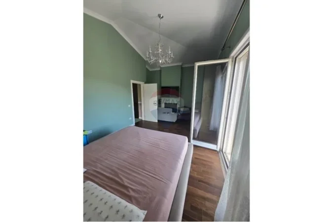Tirane, jepet me qera Vile , 1.250 m² 5.000 € (Vishnjë, Tiranë)