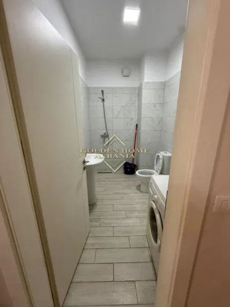 Tirane, jepet me qera apartament 1+1 , 60 m² 400 € 