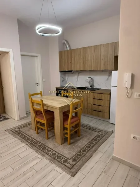 Tirane, jepet me qera apartament 1+1 , 60 m² 400 € 