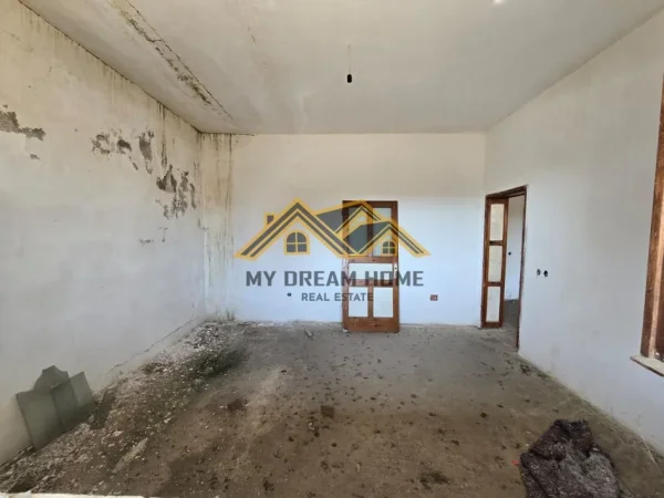 Durres, shitet apartament 3+1 Kati 1, 500 m² 130.000 € (plazh)