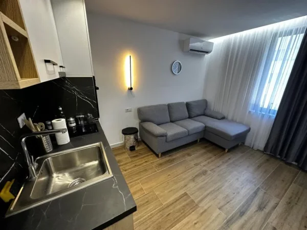 Tirane, shitet apartament 1+1 Kati 5, 90 m² 240.000 € (Rruga Qemail Stafa)