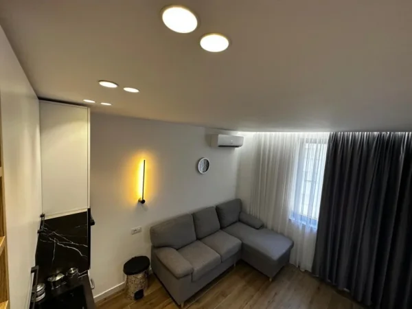 Tirane, shitet apartament 1+1 Kati 5, 90 m² 240.000 € (Rruga Qemail Stafa)