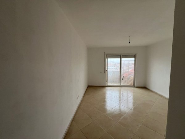 shitet-apartament-2+1+2-107-m2-pallat-i-ri-lagje-18-durres (1).jpeg