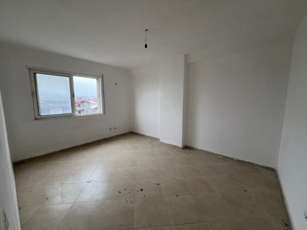 shitet-apartament-2+1+2-107-m2-pallat-i-ri-lagje-18-durres (4).jpeg