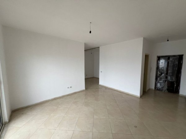 shitet-apartament-2+1+2-107-m2-pallat-i-ri-lagje-18-durres (3).jpeg