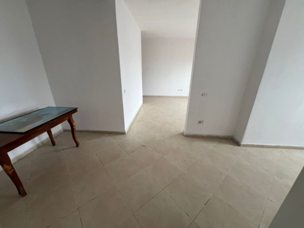 shitet-apartament-2+1+2-107-m2-pallat-i-ri-lagje-18-durres (2).jpeg
