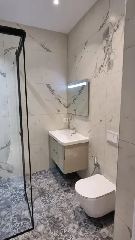 Tirane, jepet me qera apartament 1+1+Aneks+Ballkon Kati 3, 50 m² 650 € (Myslym Shyr " rr. Besim Broci')