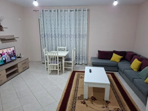 Jepet me Qera Apartament 1+1 në Astir,   400 €URO