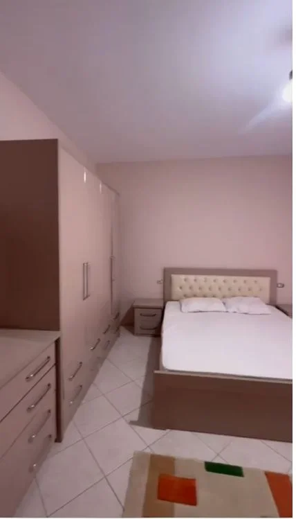 Jepet me Qera Apartament 1+1 në Astir,   400 €URO
