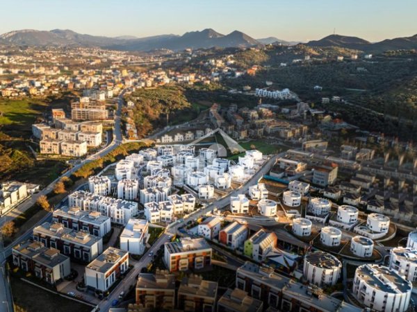 Tirane, jepet me qera ambjent biznesi Kati 0, 342 m² 5.800 € (“GREEN VALLEY” REZIDENCE, PËRBALLË LIQENIT ARTIFICIAL)