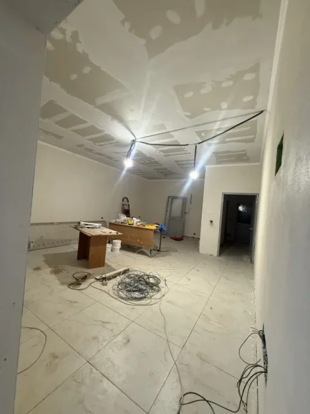 Tirane, jepet me qera apartament 1+1 Kati 2, 62 m² 450 € (Jordan Misja)