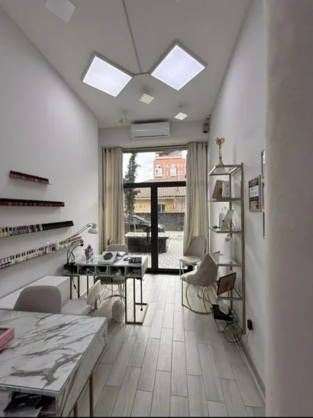 Tirane, jepet me qera nga Pronari, pa-komision ambjent biznesi , 20 m² 470 € (Rruga Kongresi i Lushnjes)