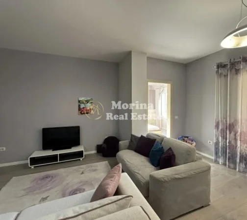 Tirane, jepet me qera apartament 1+1 Kati 3, 70 m² 570 € (Stacioni i Trenit)