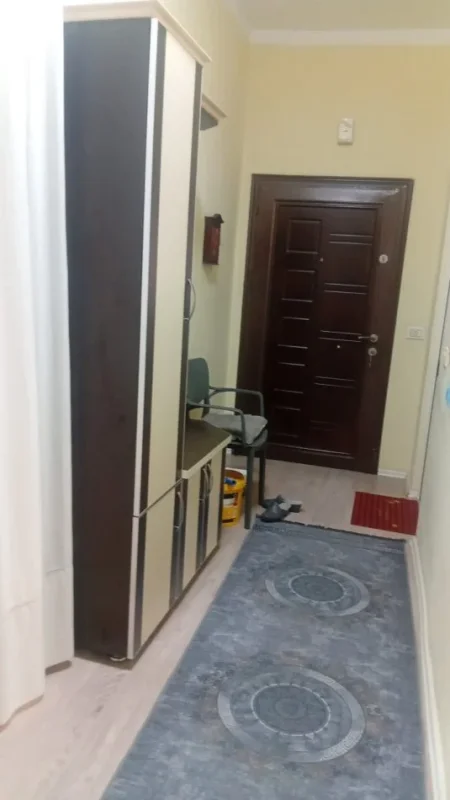 Tirane, jepet me qera apartament 2+1+Aneks+Ballkon Kati 2, 70 m² 500 € (21 Dhejtori)