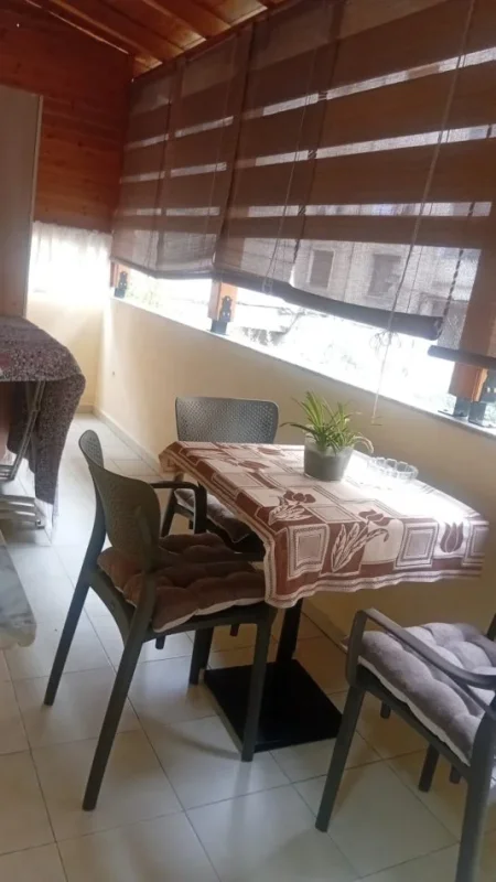 Tirane, jepet me qera apartament 2+1+Aneks+Ballkon Kati 2, 70 m² 500 € (21 Dhejtori)