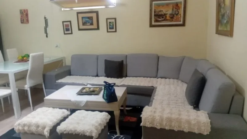 Tirane, jepet me qera apartament 2+1+Aneks+Ballkon Kati 2, 70 m² 500 € (21 Dhejtori)