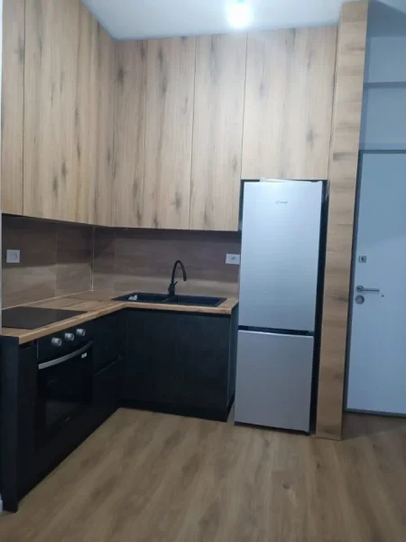 Tirane, jepet me qera apartament 1+1 Kati 2, 54 m² 450 € (Rezidenca Oxa)