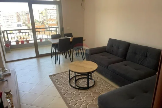 Tirane, jepet me qera apartament 2+1 Kati 4, 100 m² 400 € (Vila L)