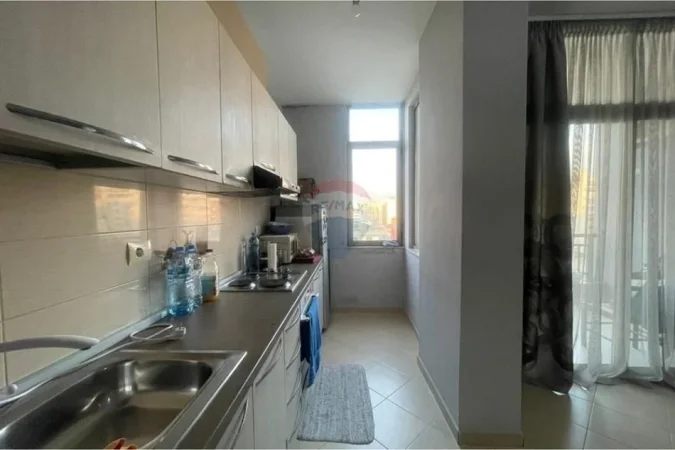 Tirane, jepet me qera apartament 2+1 Kati 4, 100 m² 400 € (Vila L)
