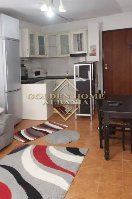 Tirane, jepet me qera 1+1 , 70 m² 400 € 