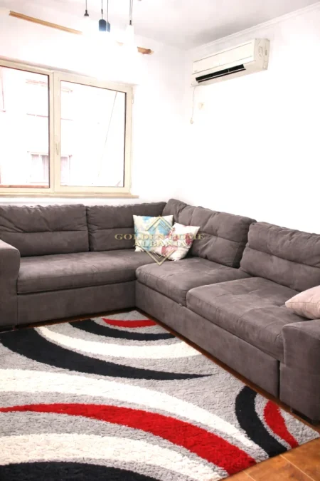 Tirane, jepet me qera 1+1 , 70 m² 400 € 