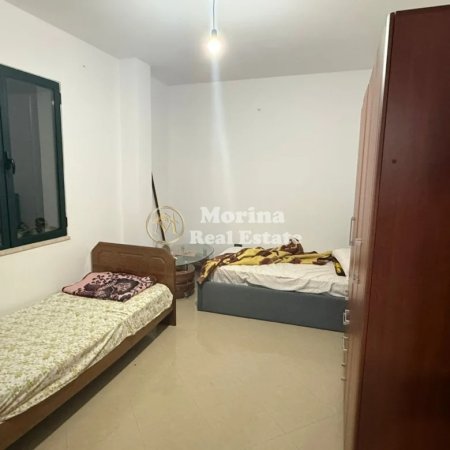 Tirane, jepet me qera Vile 3+1 Kati 2, 200 m² 1.000 € (Sauk)