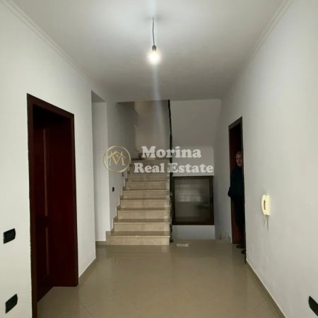 Tirane, jepet me qera Vile 3+1 Kati 2, 200 m² 1.000 € (Sauk)