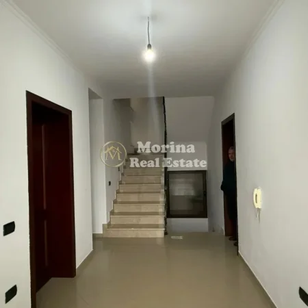 Tirane, jepet me qera Vile 3+1 Kati 2, 200 m² 1.000 € (Sauk)