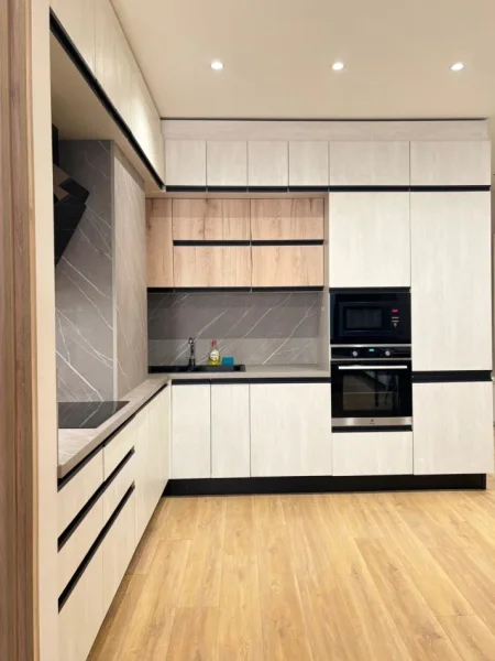 Tirane, jepet me qera apartament 2+1 Kati 2, 110 m² 1.100 € (Komuna e Parisit)