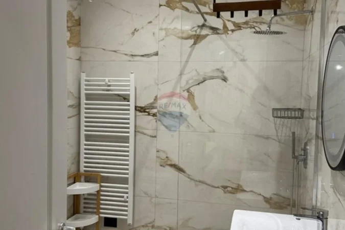 Tirane, jepet me qera apartament 2+1+Aneks+Ballkon Kati 1, 96 m² 1.500 € (TEG)