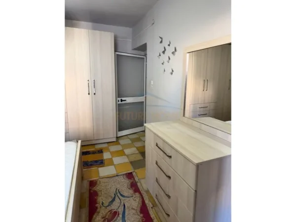 Tirane, jepet me qera apartament 1+1+Ballkon Kati 2, 56 m² 360 € (Porcelan)