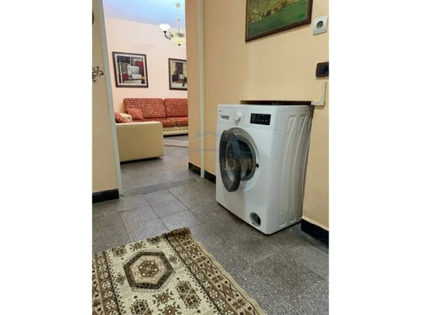 Tirane, jepet me qera apartament 1+1 Kati 2, 56 m² 360 € (Porcelan)