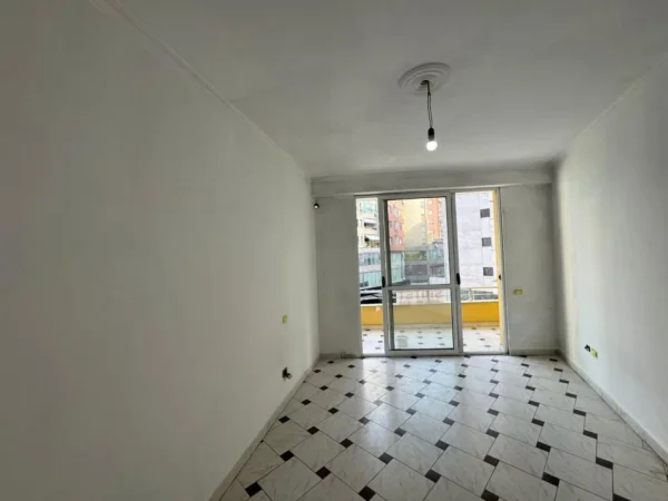 Tirane, shitet apartament 2+1+Ballkon Kati 2, 117 m² 152.000 € (Astir)