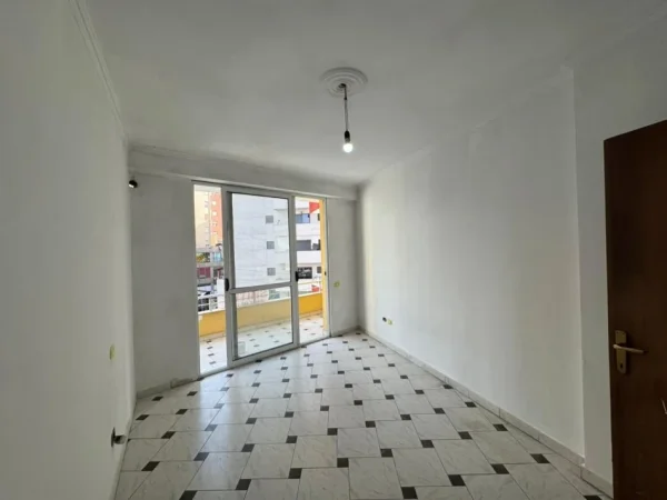 Tirane, shitet apartament 2+1+Ballkon Kati 2, 117 m² 152.000 € (Astir)