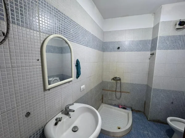 Tirane, shitet apartament 2+1+Ballkon Kati 2, 117 m² 152.000 € (Astir)