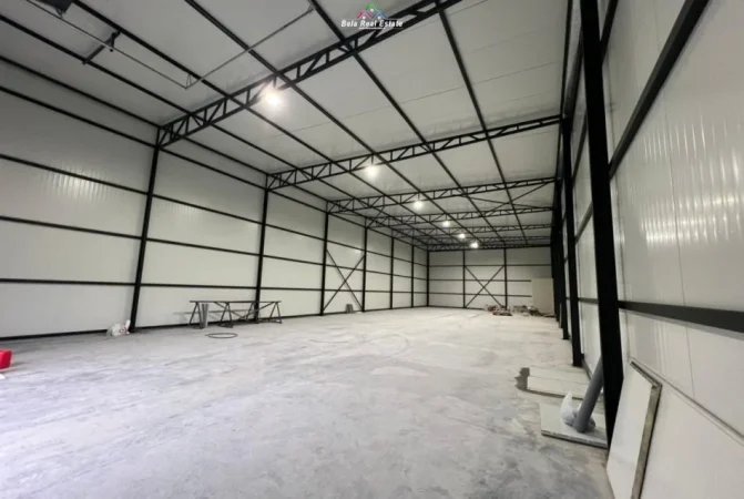 Tirane, jepet me qera magazine Kati 0, 1.000 m² 2.000 € (vore)