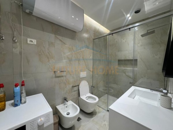 Tirane, jepet me qera apartament 3+1 Kati 3, 120 m² 1.200 € (Ish fusha aviacionit)