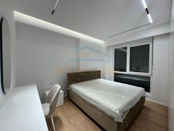 Tirane, jepet me qera apartament 3+1 Kati 3, 120 m² 1.200 € (Ish fusha aviacionit)
