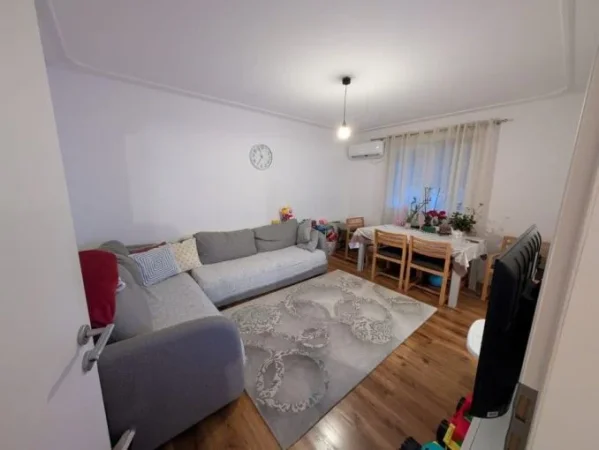 Tirane, shitet apartament 2+1 Kati 3, 75 m² 185.000 € (rruga e kavajes , 21 dhjetori)