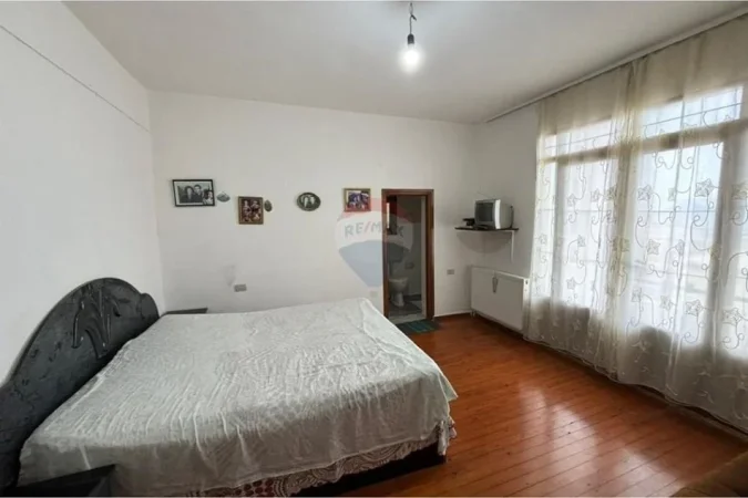 Vlore - Lungomare, shitet Vile 3+1 Kati 2, 500 m² 320.000 € (Uji i Ftohtë, Rruga Dhimitër Konomi, Vlorë)