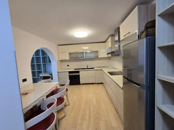 Tirane, shitet apartament 2+1+Aneks+Ballkon Kati 4, 100 m² 195.000 € (Shkolla e Baletit)