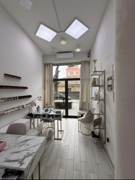 Tirane, jepet me qera ambjent biznesi Kati 0, 20 m² 470 € (rruga e kavajes , 21 dhjetori , rruga muhamet gjollesha)