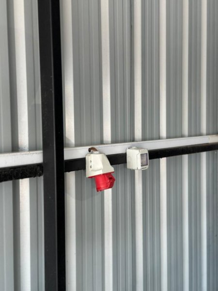 Durres, jepet me qera ambjent biznesi Kati 0, 210 m² 600 € (SHIJAK)