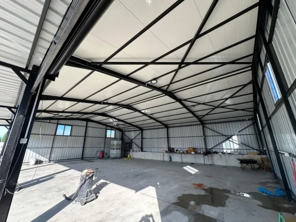 Durres, jepet me qera ambjent biznesi Kati 0, 210 m² 600 € (SHIJAK)