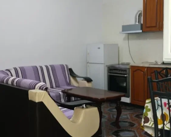 Tirane, jepet me qera apartament 2+1+Aneks+Ballkon Kati 1, 100 m² 400 € (ali demi , tregu elektrik)